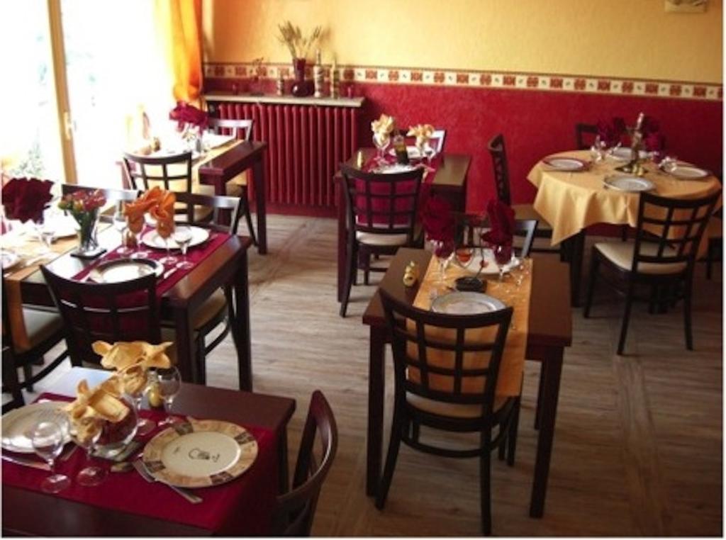Hotel Restaurant Les Oliviers Ньон Экстерьер фото