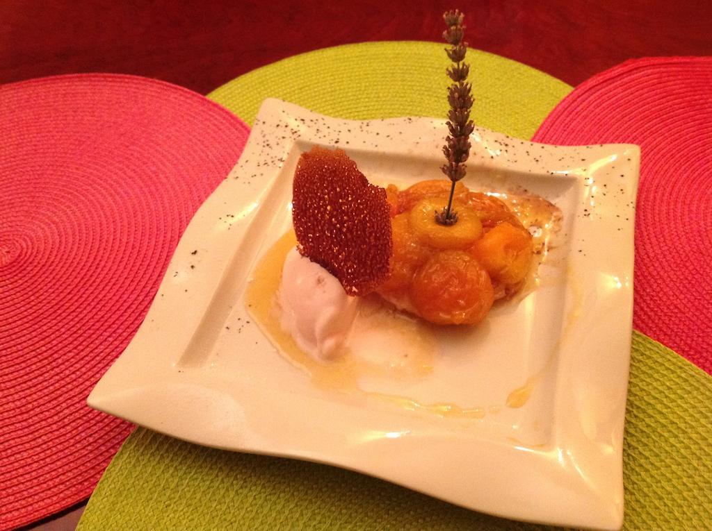Hotel Restaurant Les Oliviers Ньон Экстерьер фото