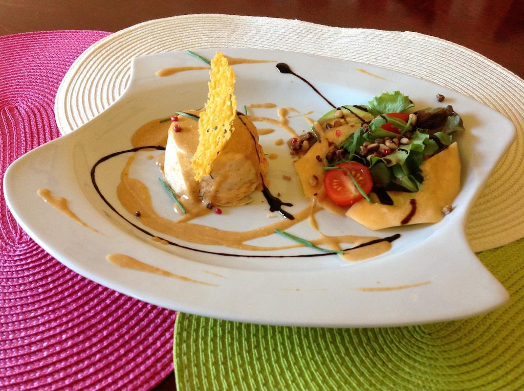 Hotel Restaurant Les Oliviers Ньон Экстерьер фото